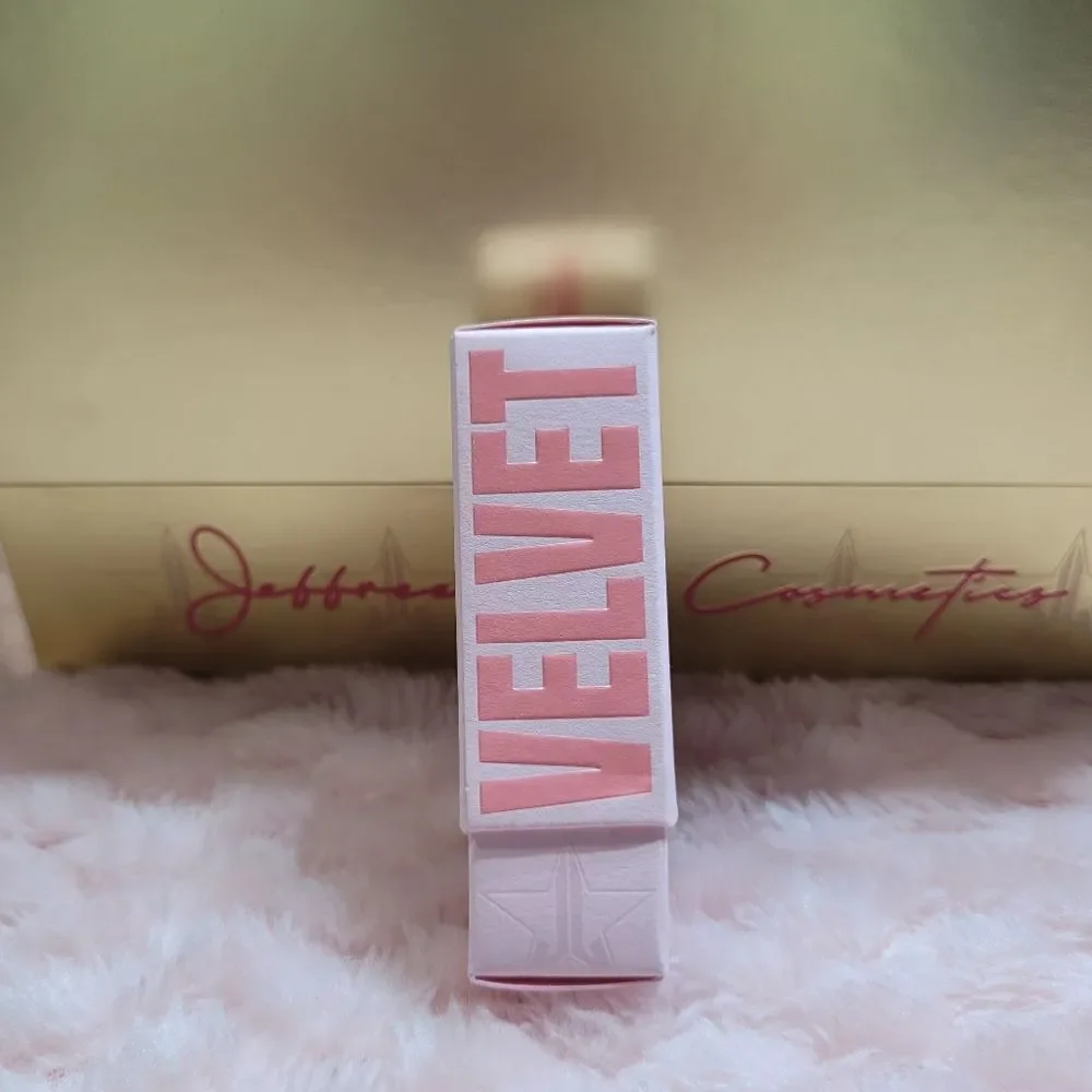 New Jeffree Star Velvet Trap - Hot Commodity
